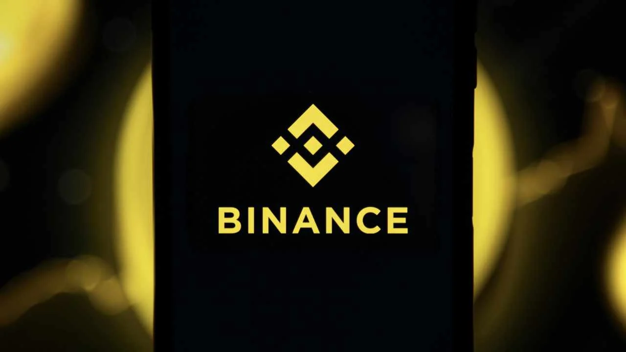 What dimensions does Binance real-time filtering support? You can check registration time and activity levels.